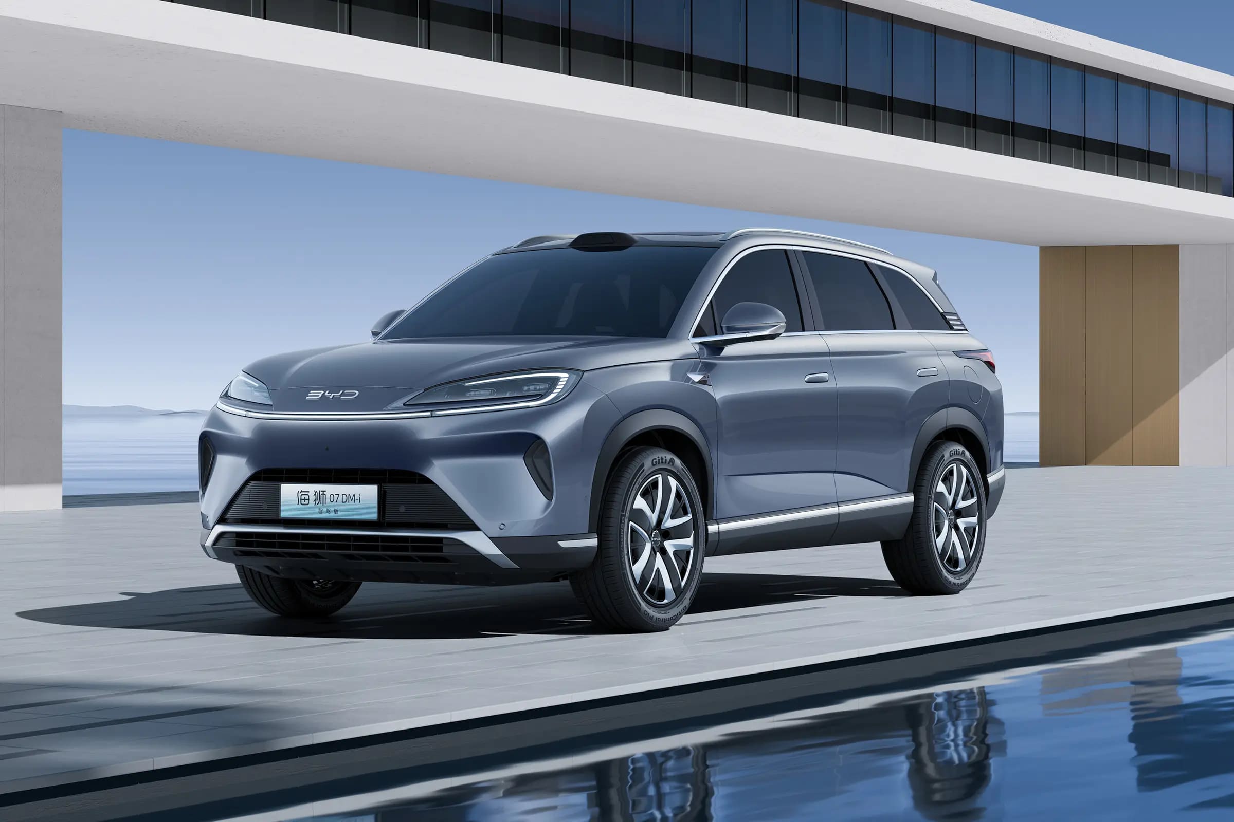 Електромобілі BYD Sea Lion 07 DM-i з Китаю